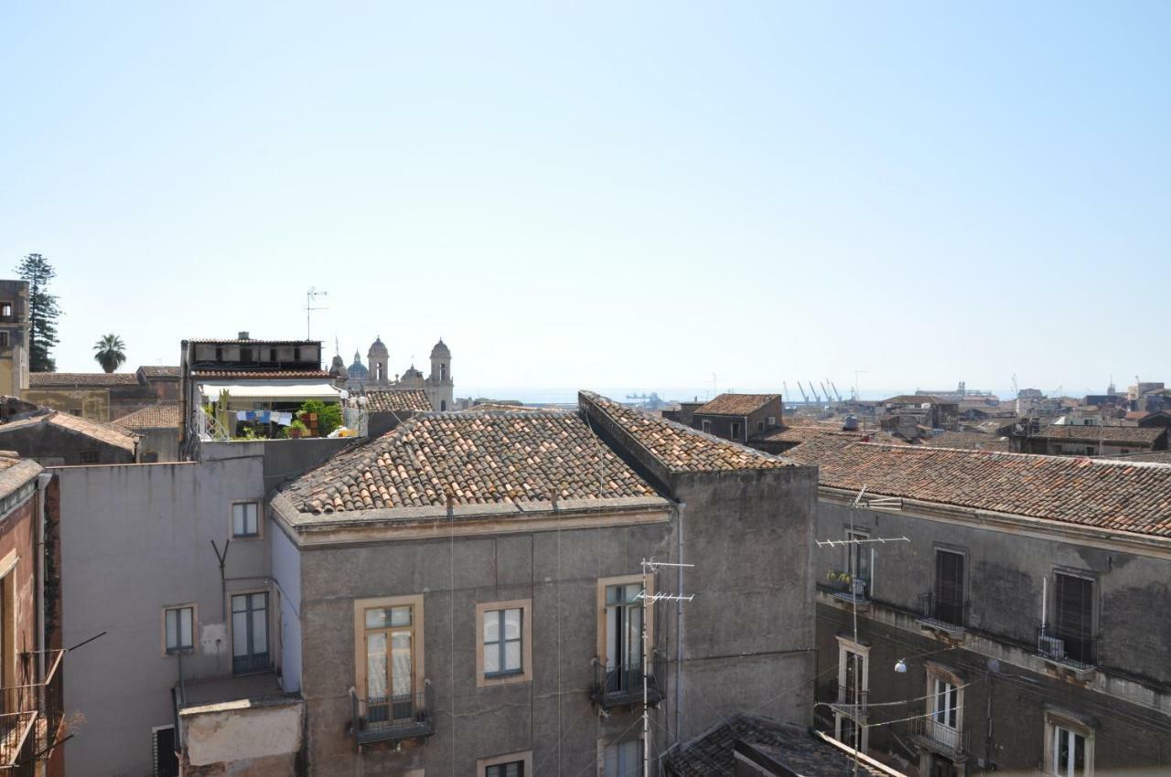 La Terrazza Di Rosy Apartment คาตาเนีย ภายนอก รูปภาพ